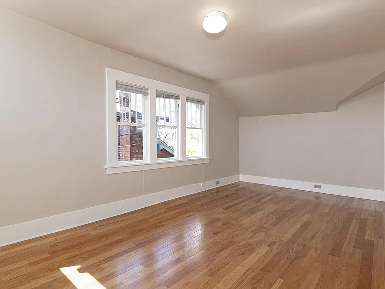 5807 Lawton Ave #UPPER — Photo 7