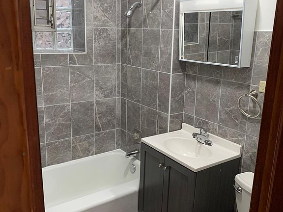 5th image of 538 W Wrightwood Ave APT Be