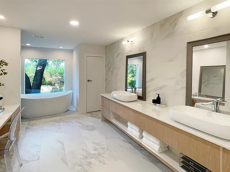 6802 Bert Ln — Photo 5