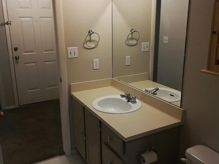 3500 Rolling Green Dr #J40 — Photo 9