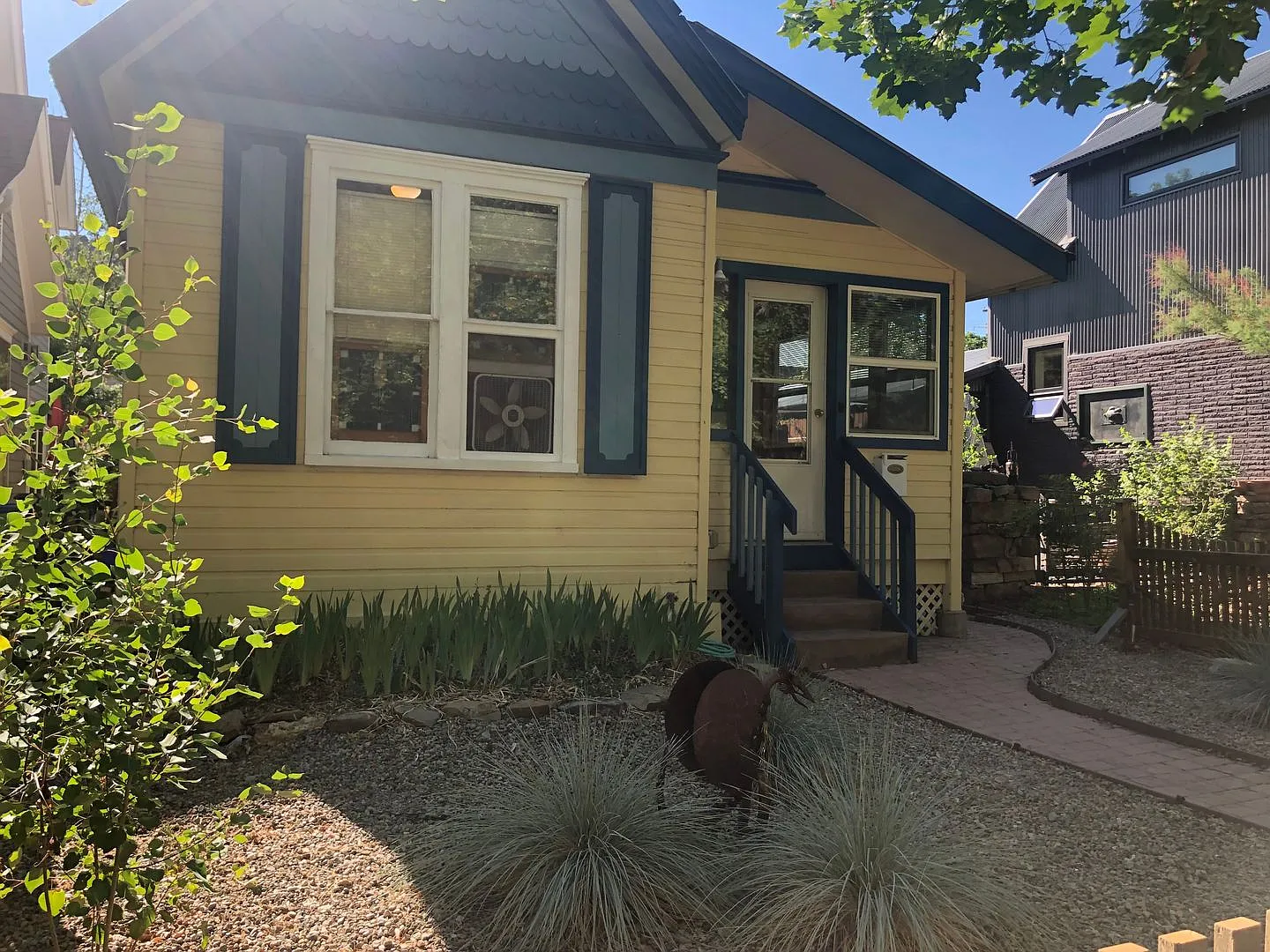 Great location! Furnished 2 bedroom, 1.5 bath House with Bonus Room — Photo 2