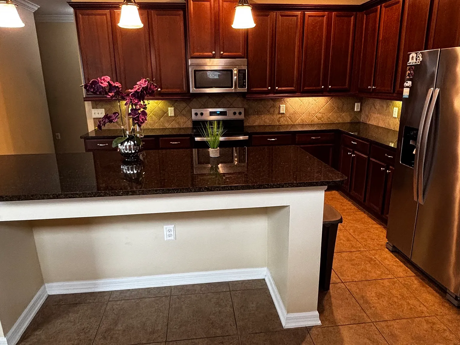 4 bed, 2112 sqft, $3,000 — Photo 4