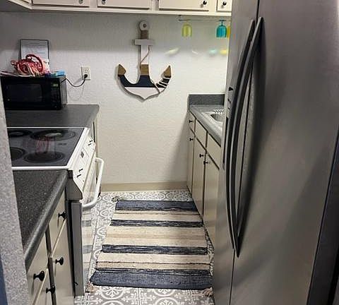 5th image of 250 River St Unit 132