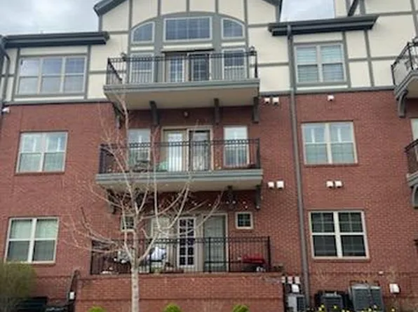 2211 S Grand Blvd APT 110, Saint Louis, MO 63104