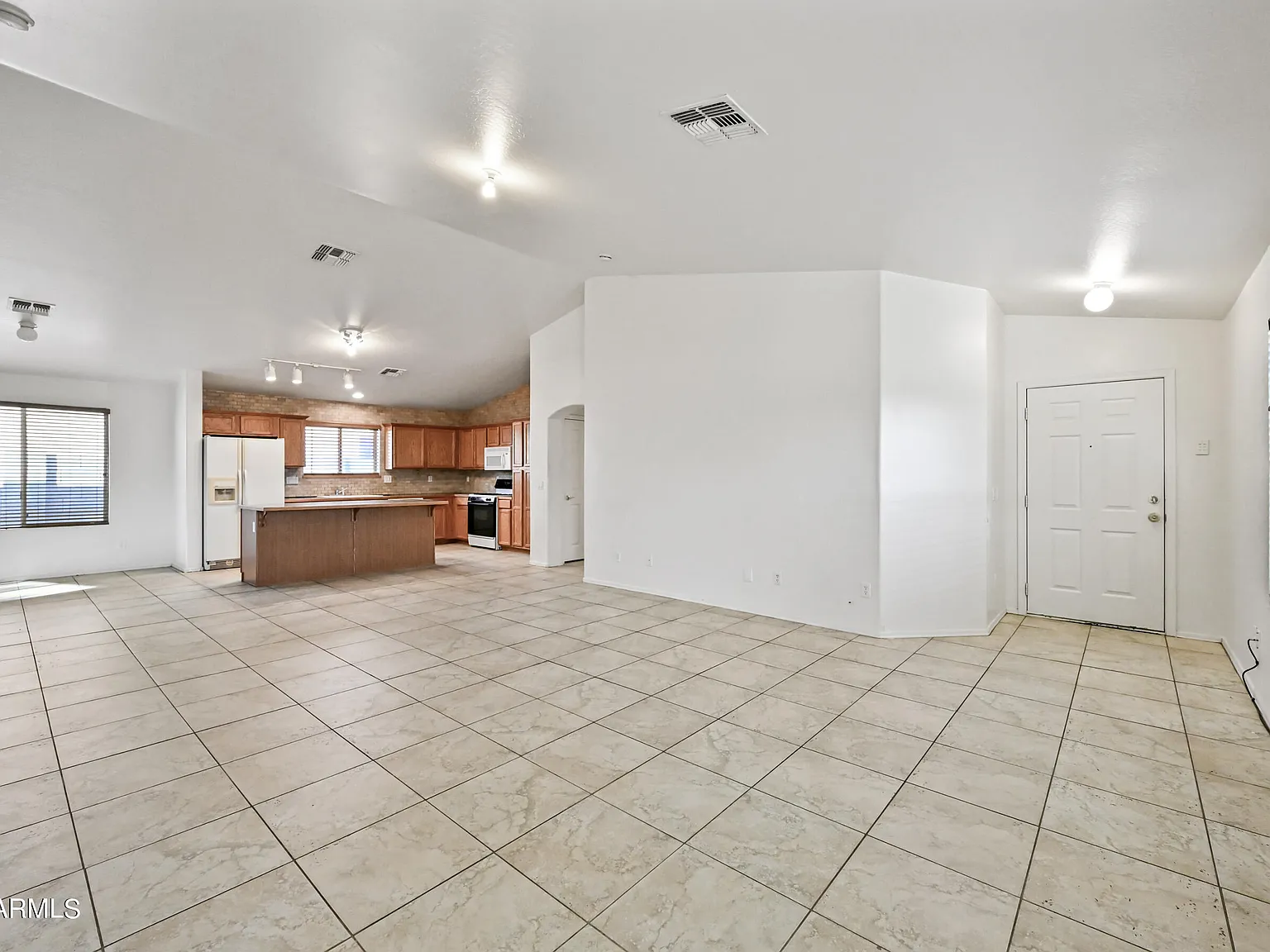 4 bed, 2.0 bath, 1615 sqft, $1,950 — Photo 3