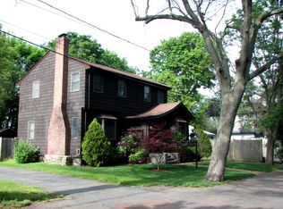 5 Laurel Ct, Marblehead, MA 01945