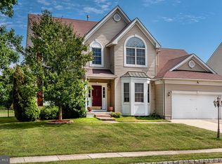 20 Honeysuckle Dr, Sewell, NJ 08080