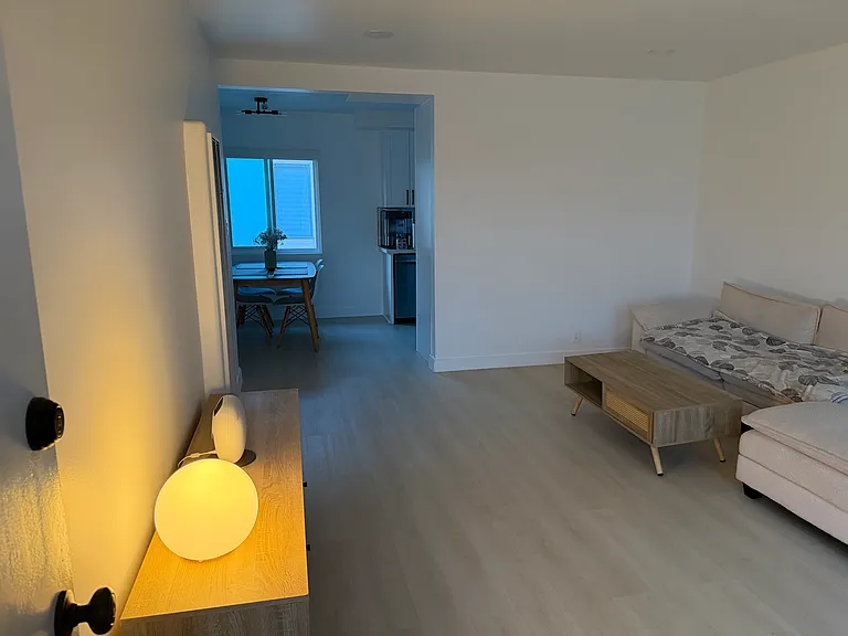410 N Market St #14 — Photo 7