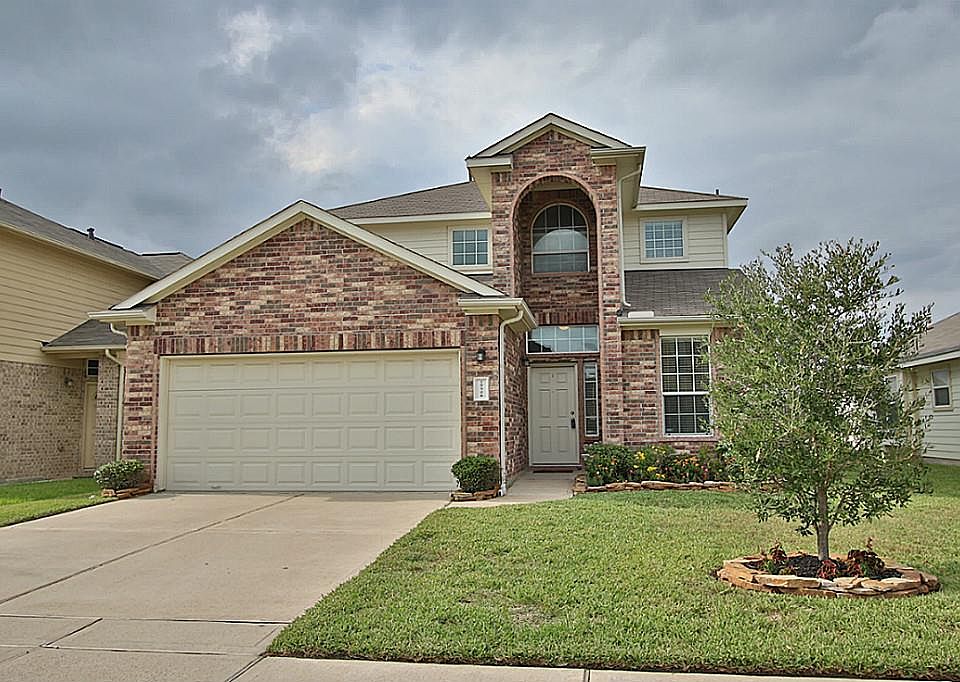 1st image of 19506 Plantation Cove Ln