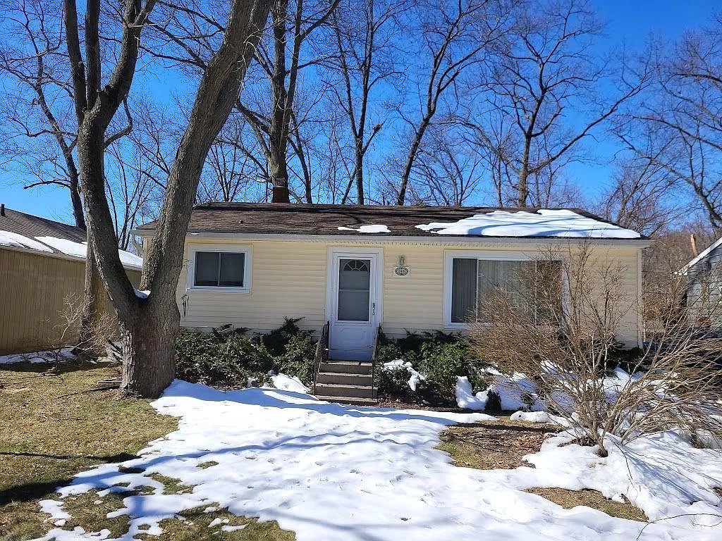 2410 Archdale photo 1