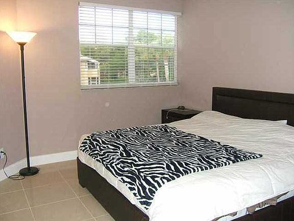 3rd image of 891 Cypress Park Way #O6