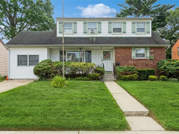 13 Joyce Avenue, Massapequa, NY 11758