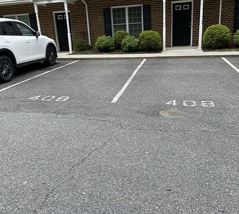 2 parking spaces included