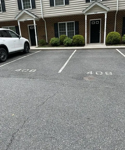 2 parking spaces included