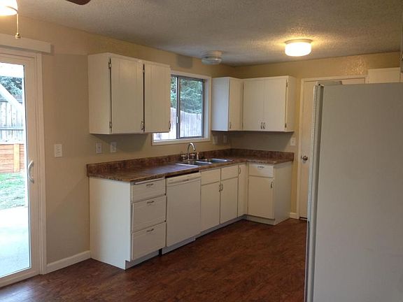 2nd image of 3141 Bermuda St
