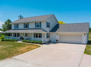 9834 Parkway Rd, Whitelaw, WI 54247