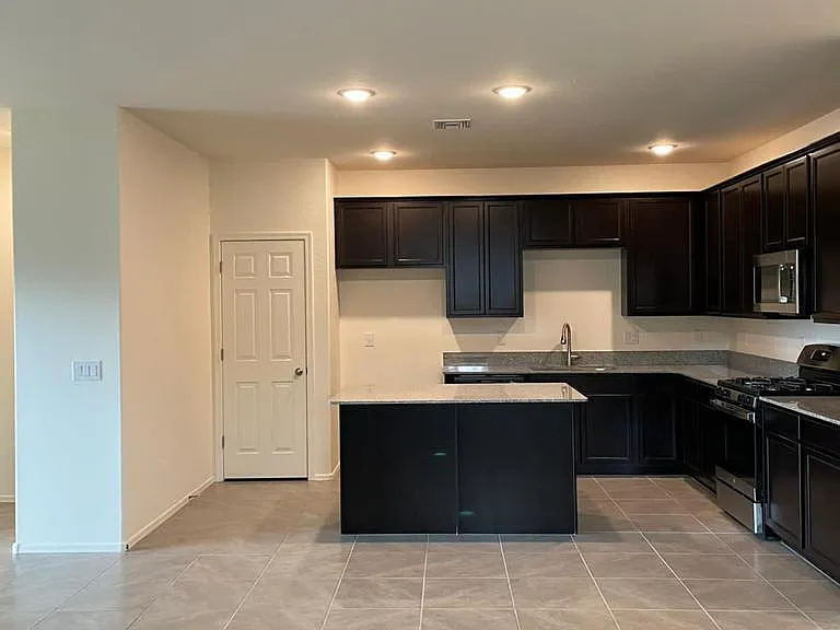 249 W Tropical Dr — Photo 12