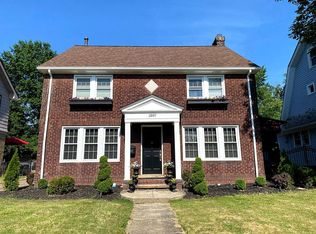 2597 Shaker Rd, Cleveland, OH 44118