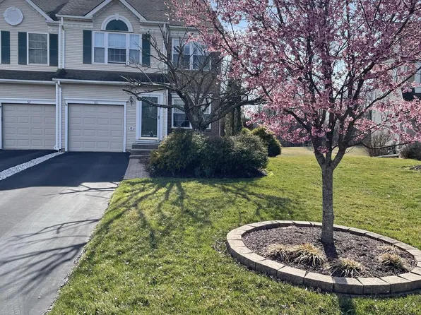 51 Sparrow Walk, Newtown, PA 18940