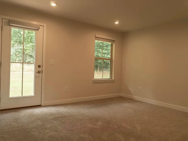 8 Questover Dr — Photo 6