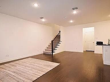 2nd image of 7244 Sideoats Gama St