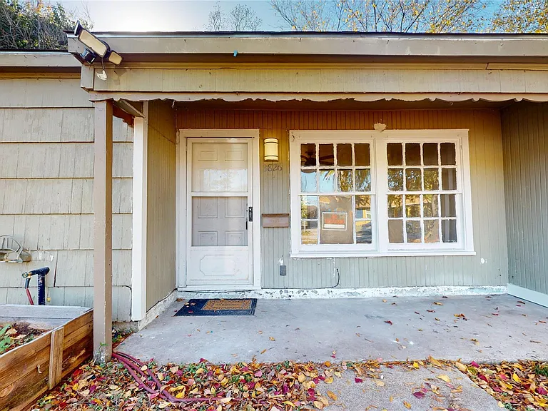 3826 Landa Ln — Photo 2