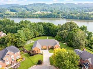 17 Radcliff Ter #17, Oak Ridge, TN 37830