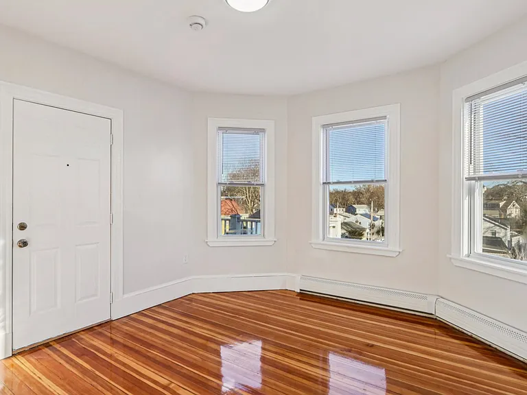 559 Hyde Park Ave #2 — Photo 5