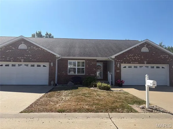 901 Elizabeth Dr #901, Litchfield, IL 62056