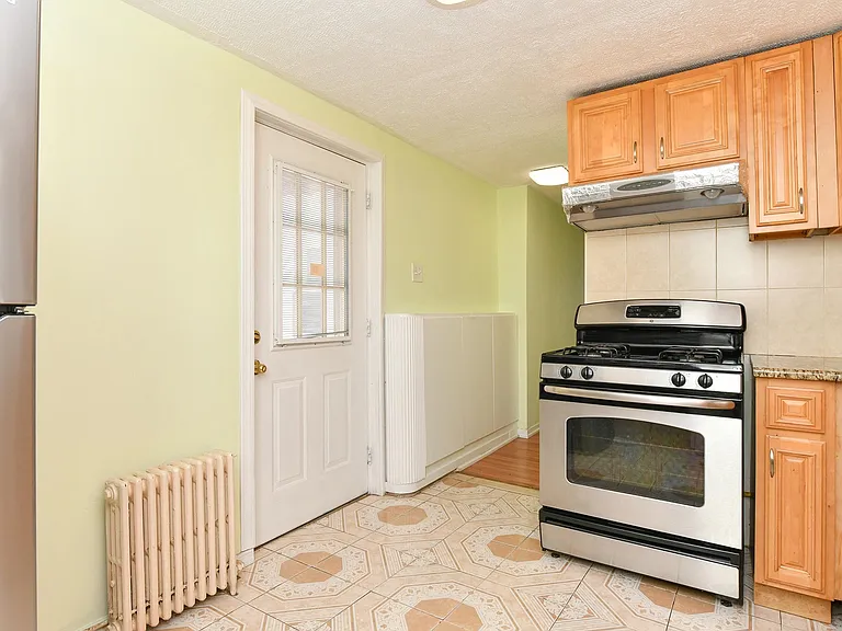 26 Charles St #1 — Photo 6