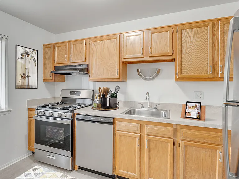Stoneybrooke Apartments — Photo 4