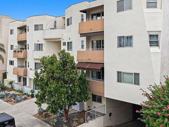 2nd image of 5016 Bakman Ave #202