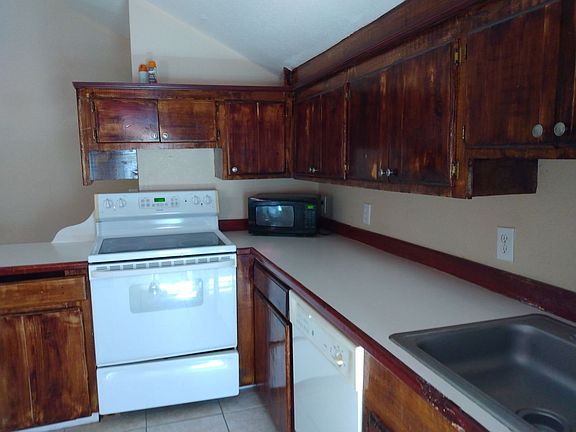 5th image of 801 S Main St #2