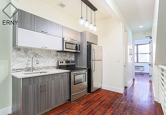 2nd image of 1436 De Kalb Ave #1B