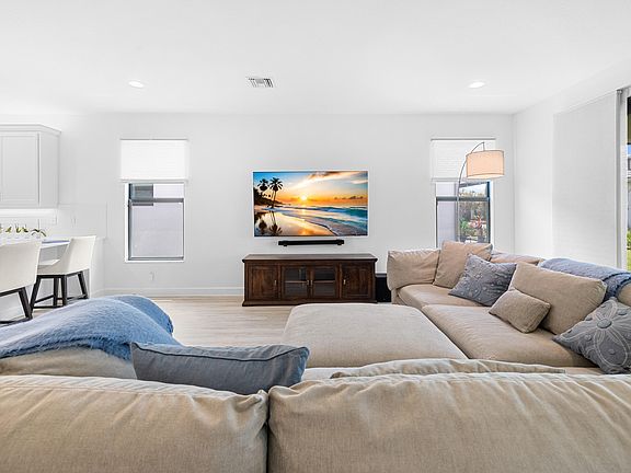 4th image of 11584 SW Marine Way