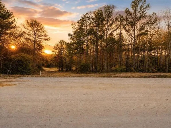 132 Heartland Rd, New Waverly, TX 77358