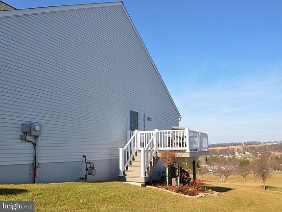 4th image of 310 Cambridge Dr