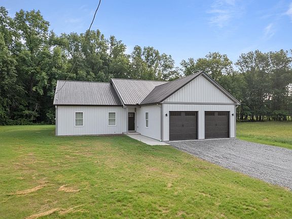 3rd image of 141 Custer Dr