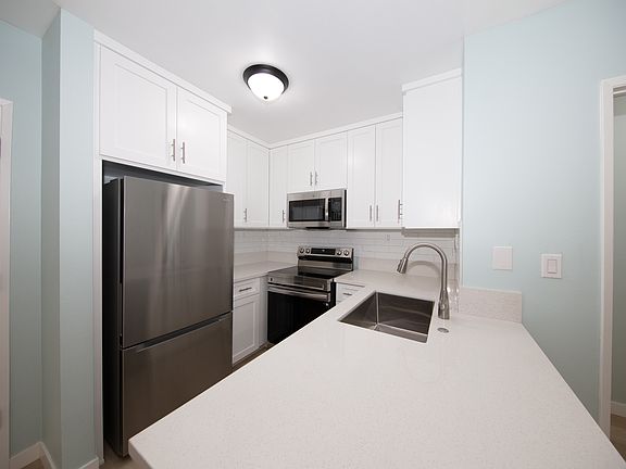 4th image of 11685 Montana Ave APT 103