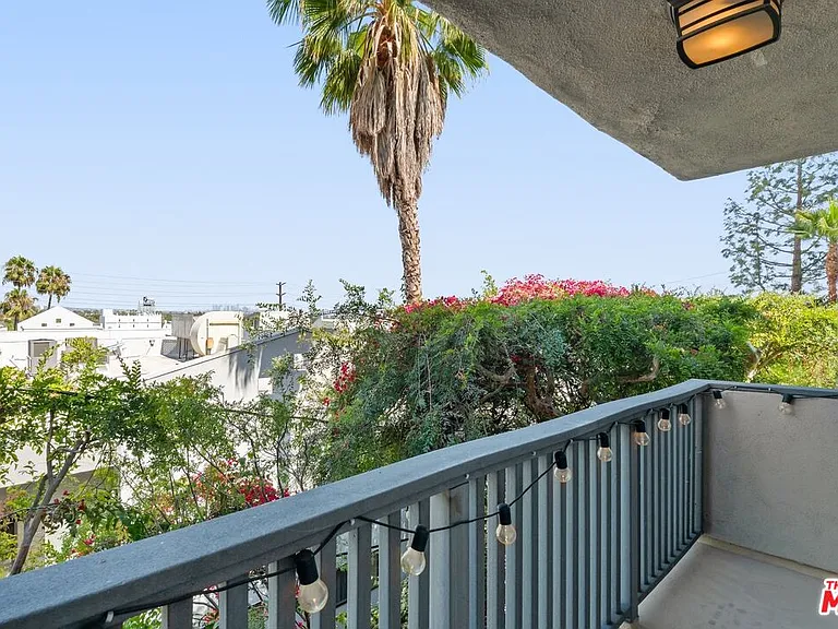 1134 Alta Loma Rd #216 — Photo 3