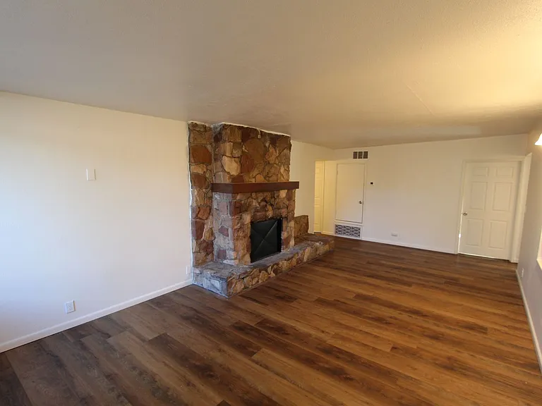 1612 N San Francisco St — Photo 7