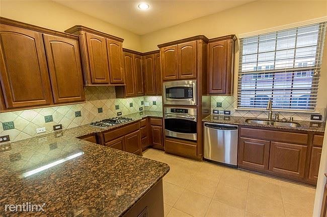 012_Building Photo - 1719 Dominica Dr