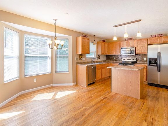 4th image of 12163 Brookway Dr