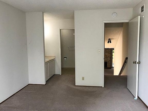 5th image of 20288 Northwest Sq