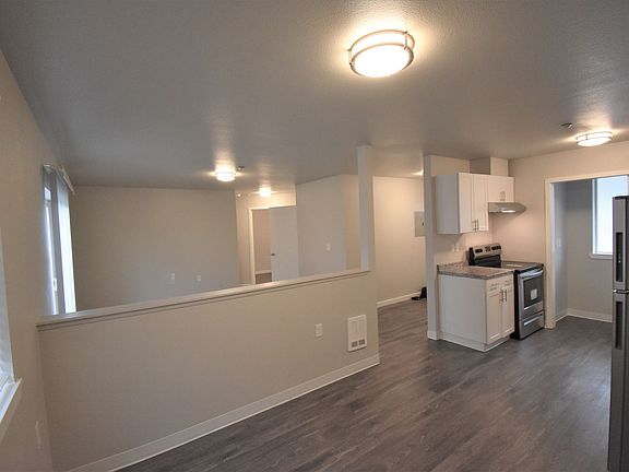 5th image of 8819 Pacific Ave #B6
