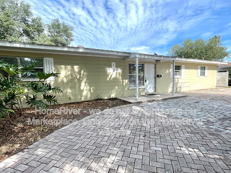 3 bed, 2.0 bath, 1200 sqft, $2,125 — Photo 3