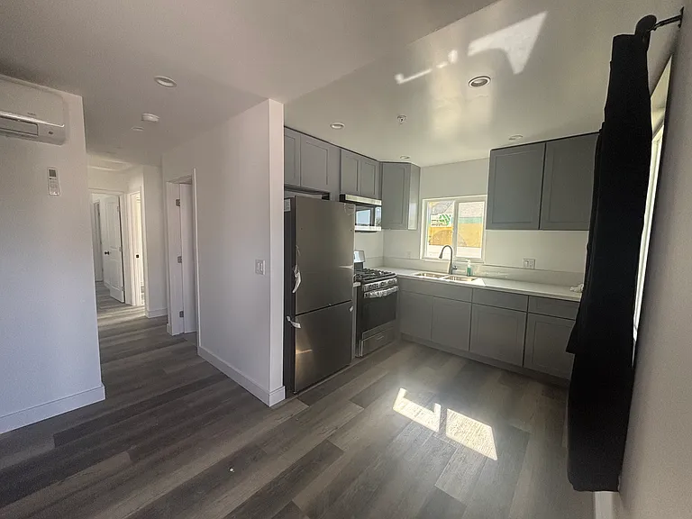 3006 S Palm Grove Ave #1 — Photo 3