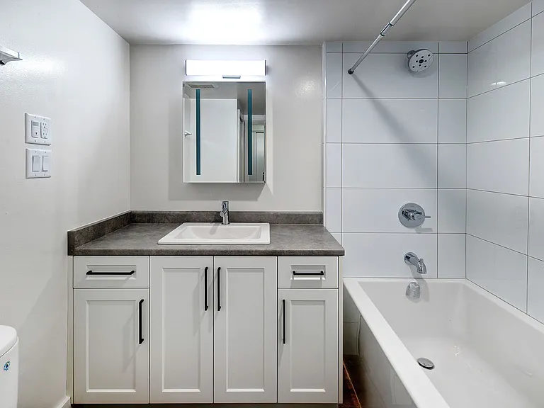 2861 Quadra St #2861 — Photo 10