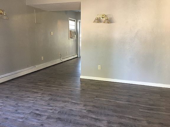 4th image of 214 W Tazewell St