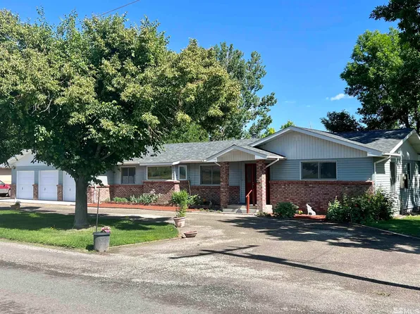 14 La Buena Vida Ln, Yerington, NV 89447